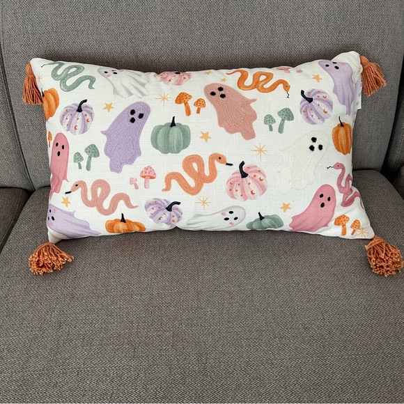 NEW Cupcakes and cashmere halloween ghost pumpkin pink decorative pillow - Picture 8 of 9